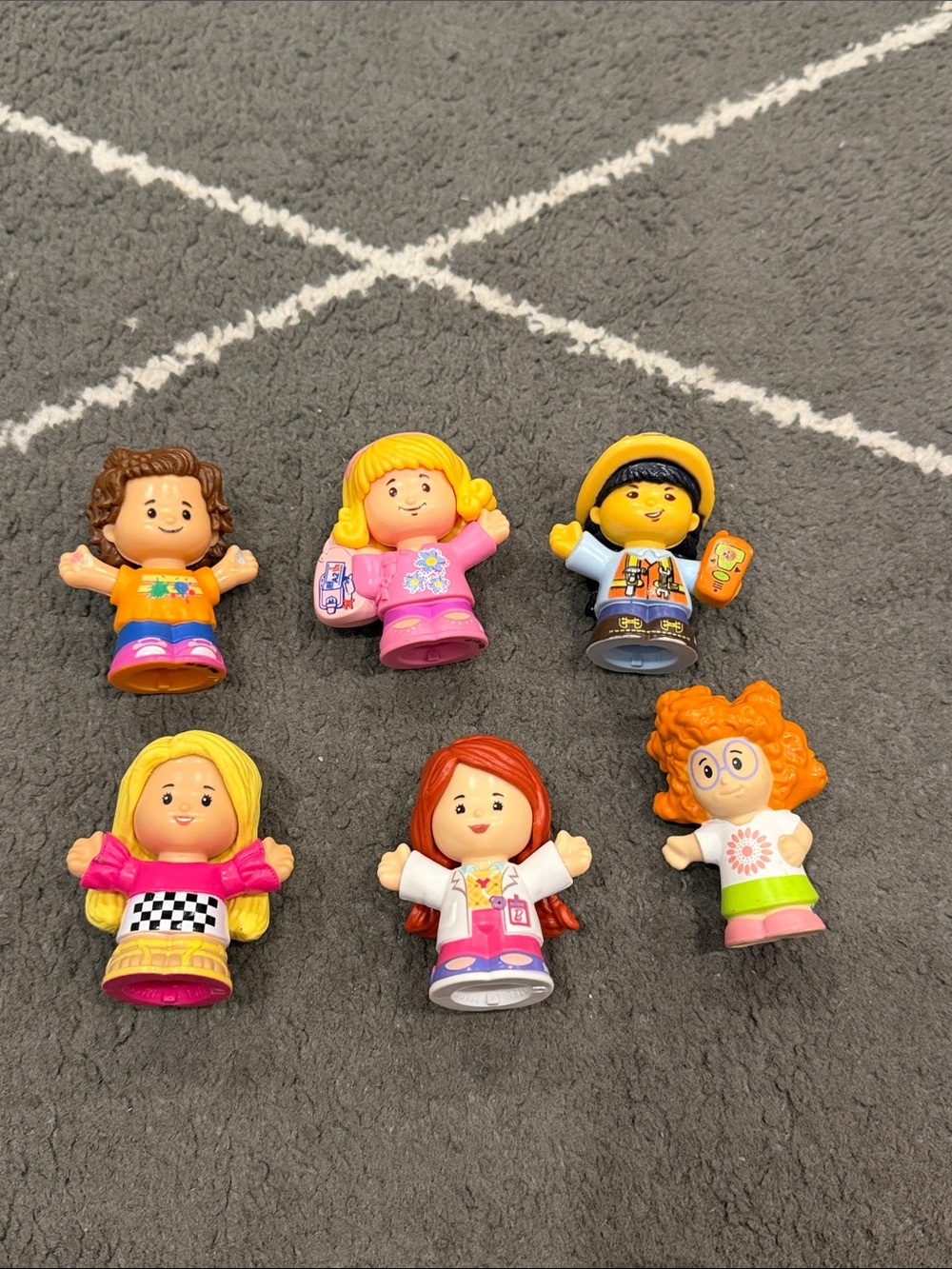 Set of 6 Kids Toy Dolls - Assorted Color Mini Figures